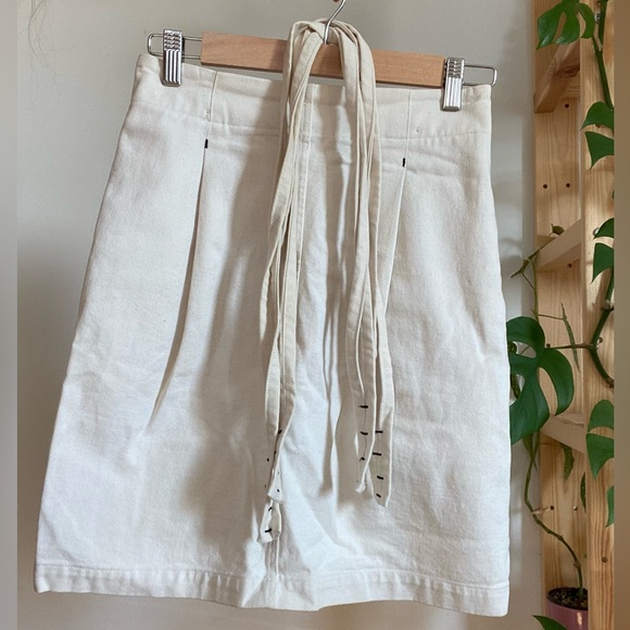 Unique Oak + Fort white skirt with removable suspenders O/S - Picture 4 of 5